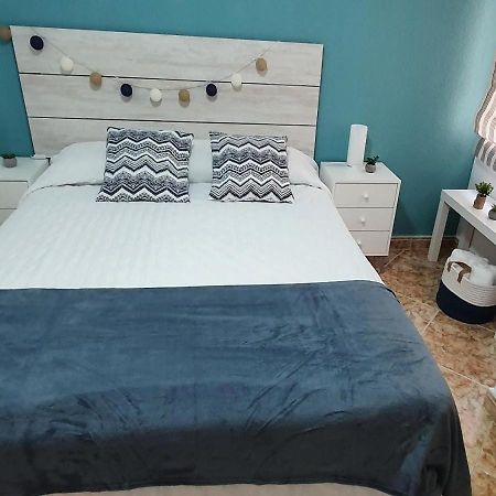 Monela Front Beach Solo Familias Playa de Gandia 外观 照片